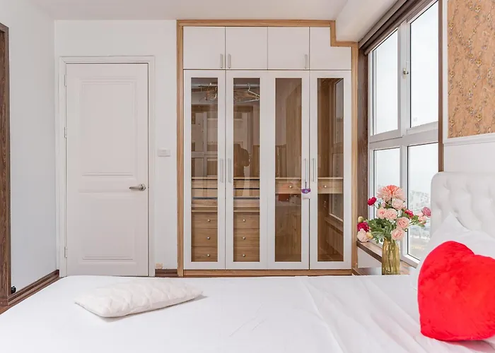 Three-bedroom House With Sea View *