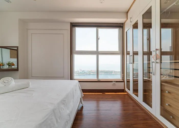 Three-bedroom House With Sea View *