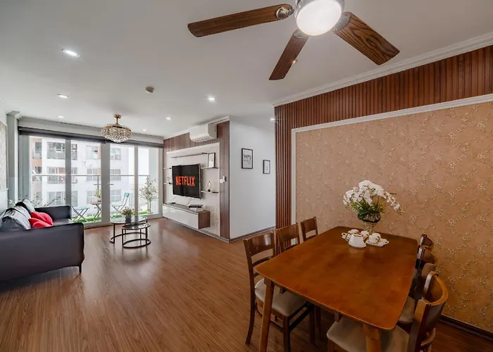 Three-bedroom House With Sea View *