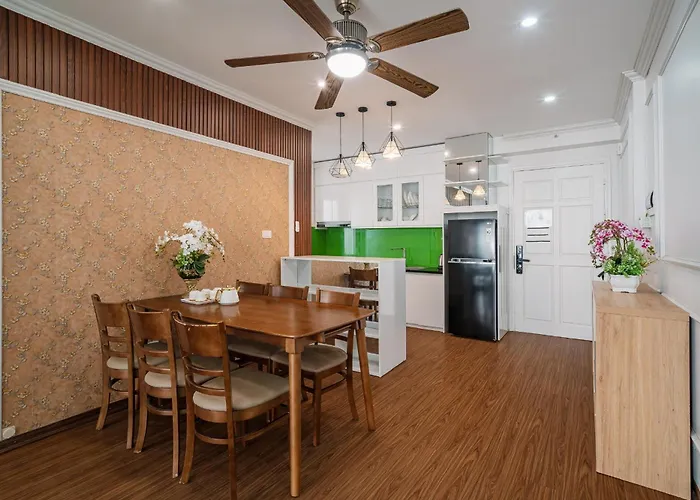 Three-bedroom House With Sea View Appartement Hạ Long
